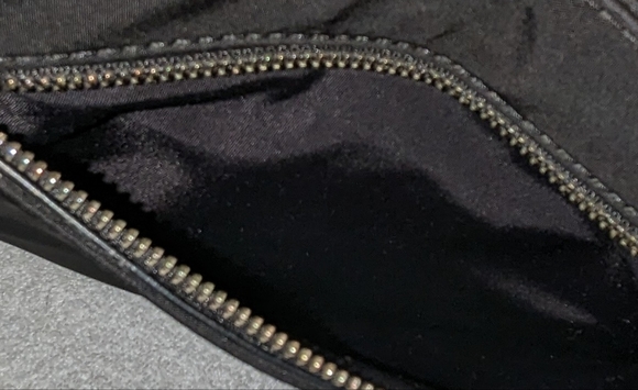 Michael Kors Kelsey crossbody bag. - Picture 13 of 16